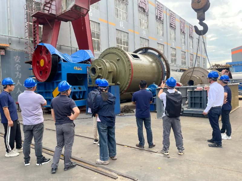 Глибоке розвиток закордонних ринків, завоювання довіри завдяки силі! Клієнти з Південно-Східної Азії відвідують EPIC Mining Machinery для перевірки та приймання обладнання